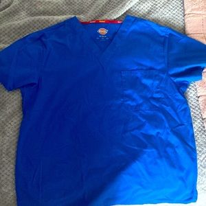 Men’s scrub top new without tags